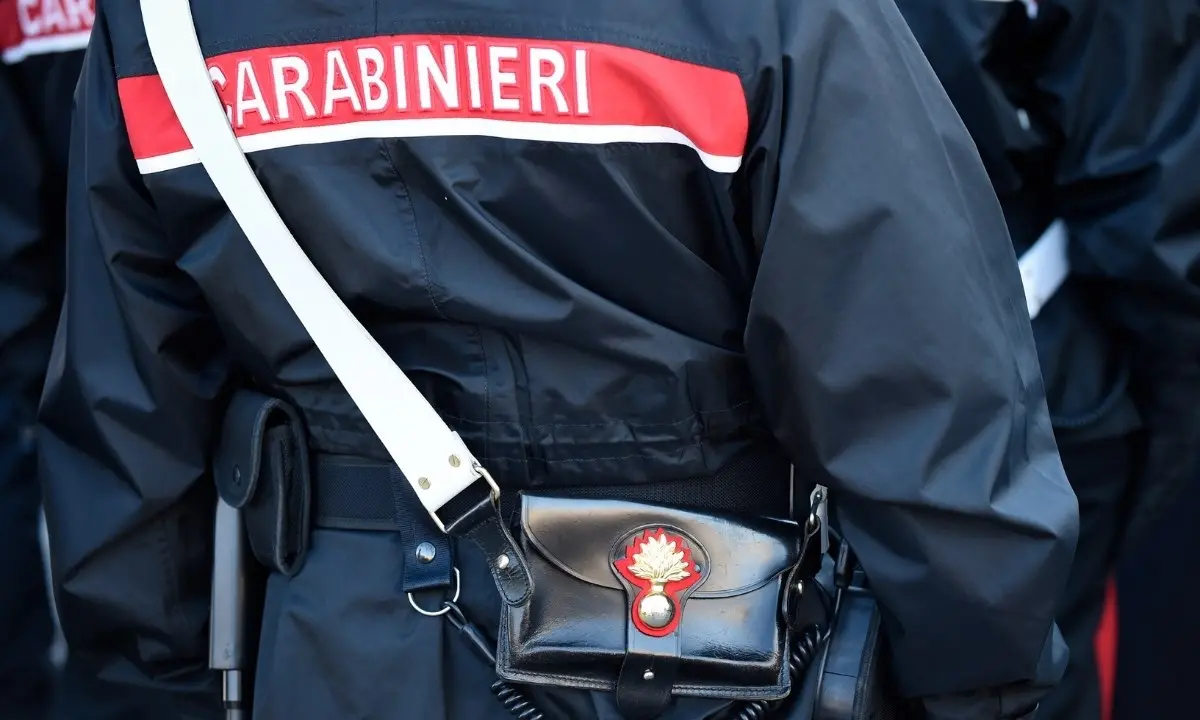 Corigliano Rossano, non si ferma all’alt e travolge un carabiniere: obbligo di firma per un 23enne