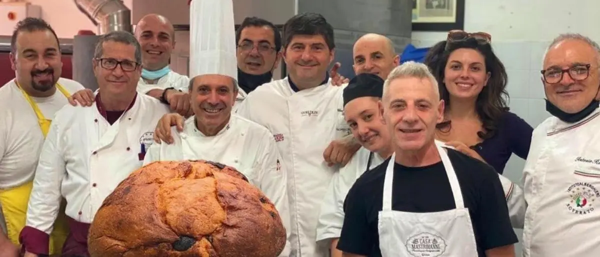 Il mega panettone alla cipolla rossa pronto a conquistare Tropea