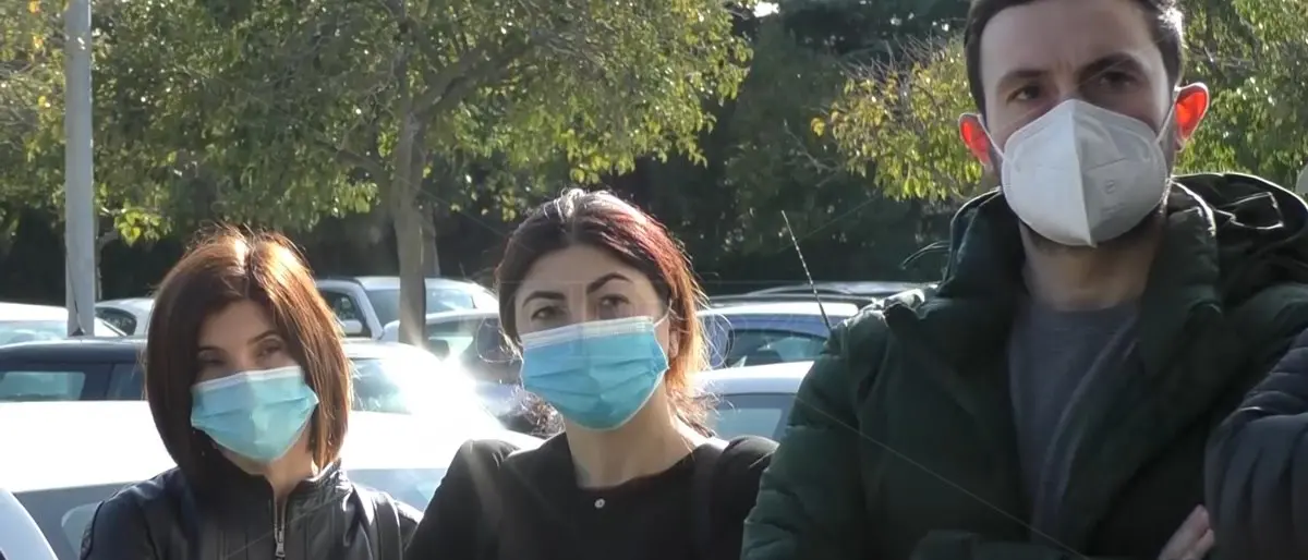 Sanità, eroi del Covid per sette mesi nei reparti di Catanzaro ma da gennaio tutti a casa