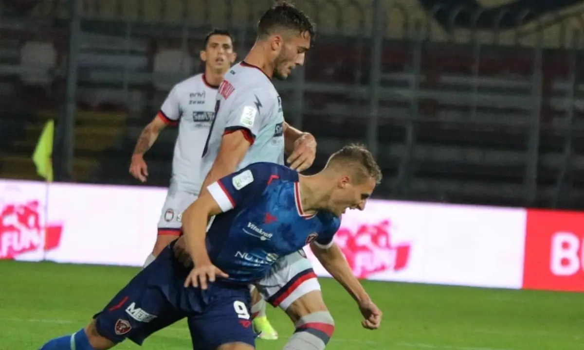 Serie B, Perugia-Crotone finisce 2-0: i gol di Lisi e Matos affondano i pitagorici