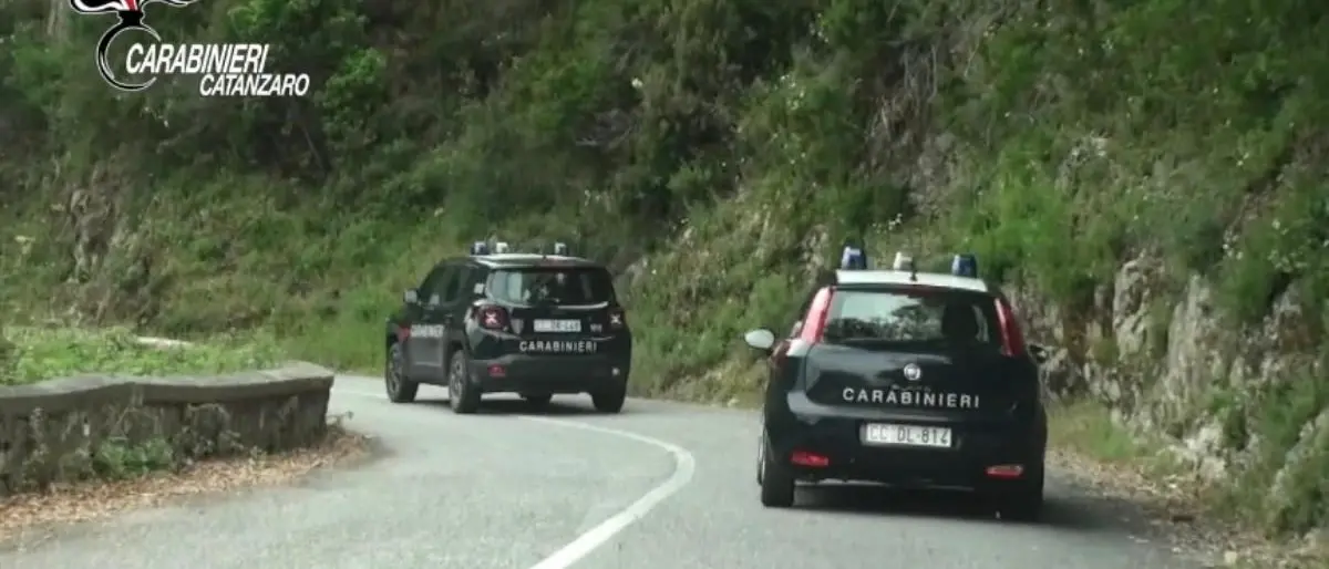 Catanzaro, lite tra vicini sfocia in una violenta rissa: in tre finiscono al pronto soccorso