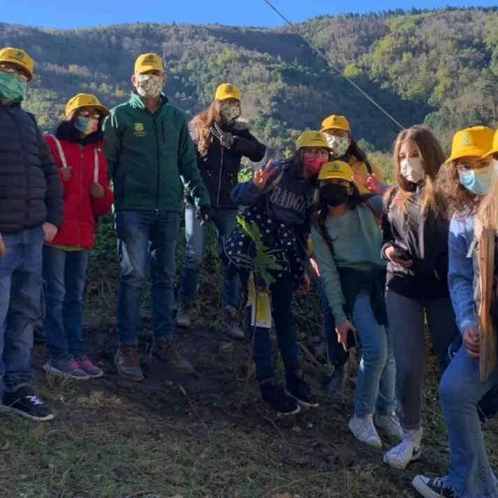 Marcia per il clima, la manifestazione organizzata dal circolo di Legambiente a Pentone appassiona gli studenti