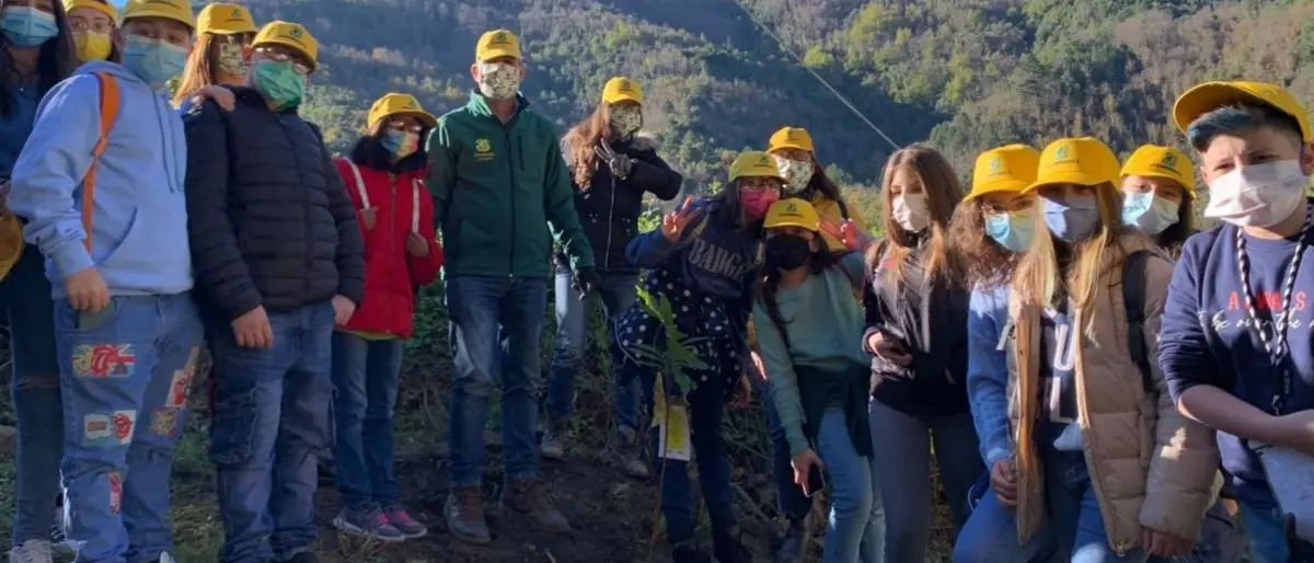 Marcia per il clima, la manifestazione organizzata dal circolo di Legambiente a Pentone appassiona gli studenti