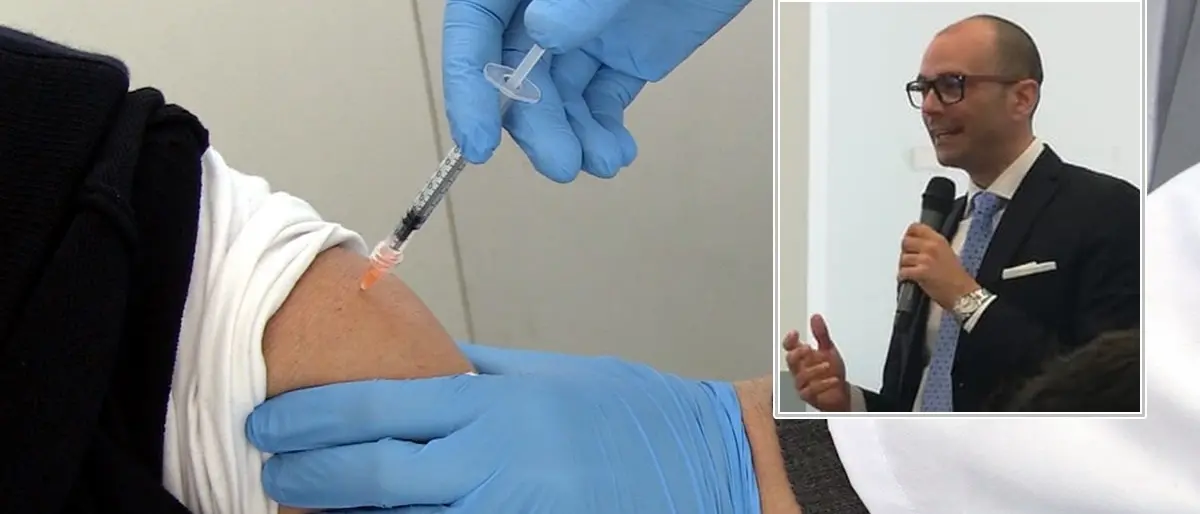 Due dosi con AstraZeneca, e ora? «Durata della copertura incerta ma booster solo dopo sei mesi»