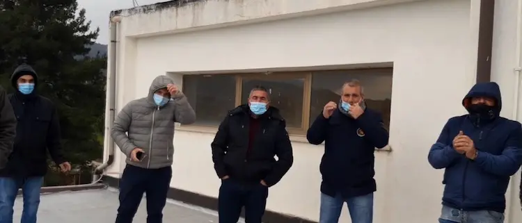 Consorzio bonifica Trebisacce, i contratti di lavoro trasformati a tempo determinato: scoppia la polemica