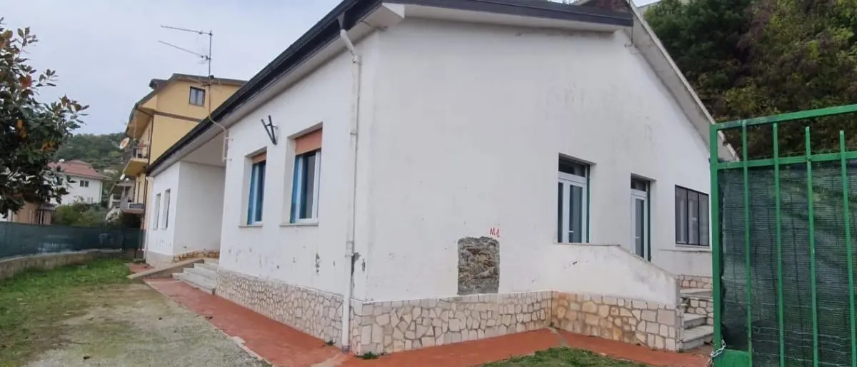 Tracce di gas radioattivo rilevate da Arpacal in una scuola in ristrutturazione nel Catanzarese