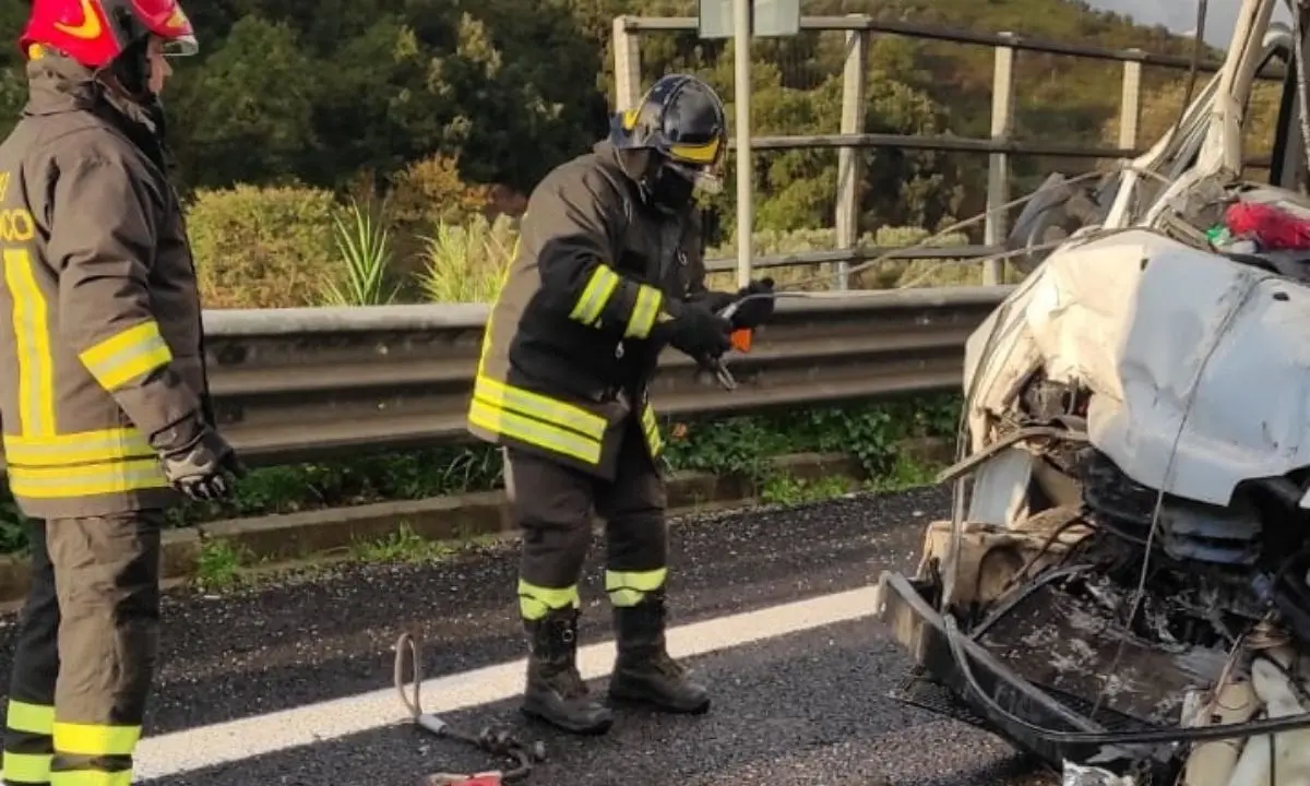 Tre incidenti sulla Statale 280 tra Catanzaro e Lamezia: un morto e un ferito grave