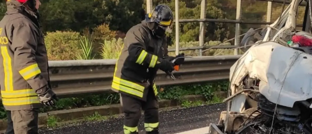 Tre incidenti sulla Statale 280 tra Catanzaro e Lamezia: un morto e un ferito grave