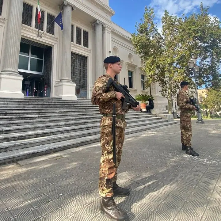 Reggio Calabria, militari dell’Esercito ritrovano un bambino che si era smarrito