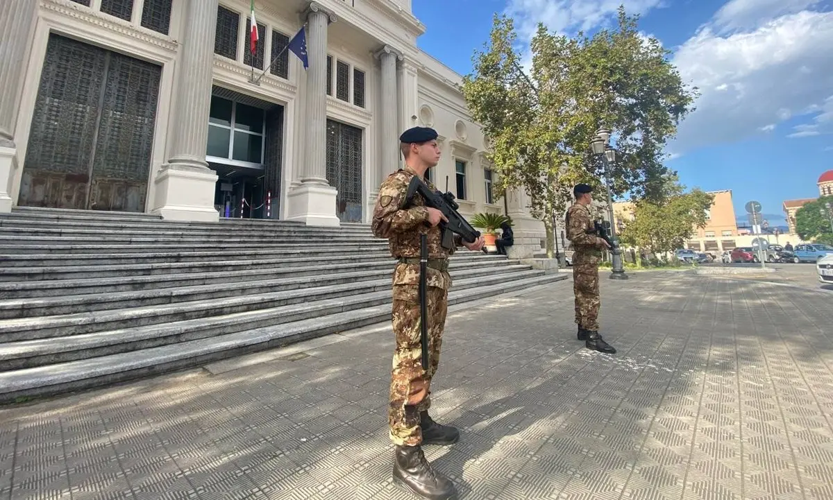 Reggio Calabria, militari dell’Esercito ritrovano un bambino che si era smarrito