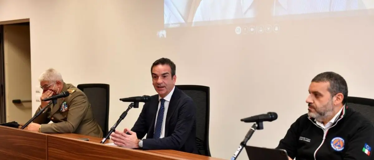 Vaccini Covid a domicilio per 18mila calabresi, Occhiuto: «Al lavoro per aumentare posti in terapia intensiva»