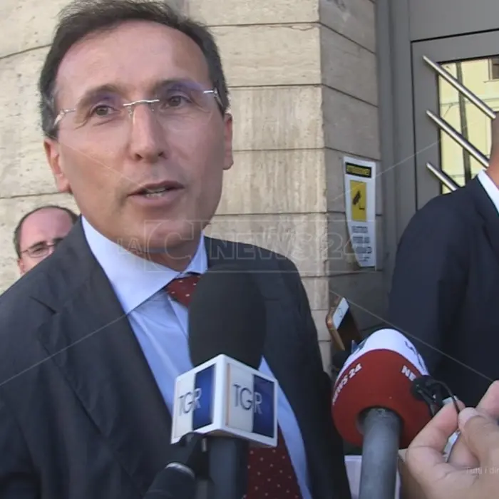 Lite all’assemblea del Pd Cosenza, Boccia furioso: «Gesti spregevoli. Atti trasmessi a organi di garanzia»