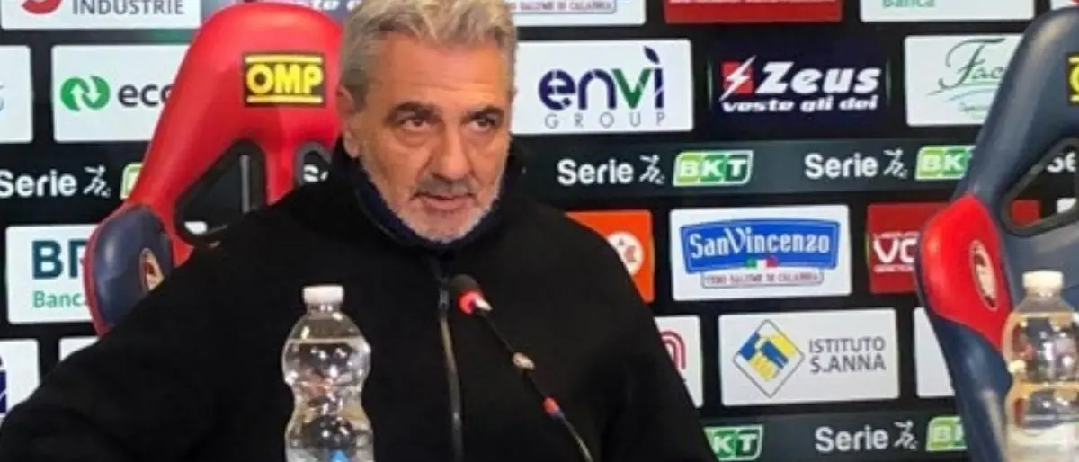 Crotone calcio, la rabbia di Vrenna contro i suoi calciatori: «Dovrebbero vergognarsi»