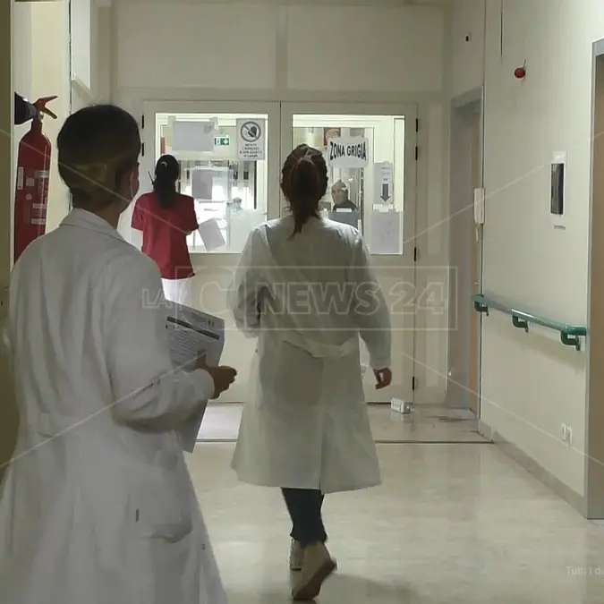 Covid Calabria, 236 contagi e 3 morti nel bollettino: tasso di positività al 4,57%