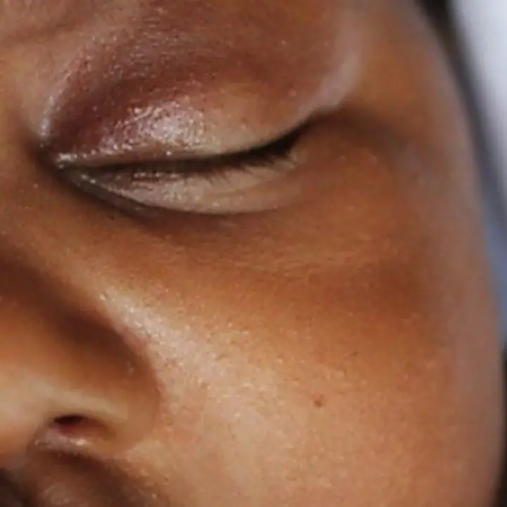 Bimba nasce in mare, il parto sul peschereccio dei migranti in viaggio verso la Calabria