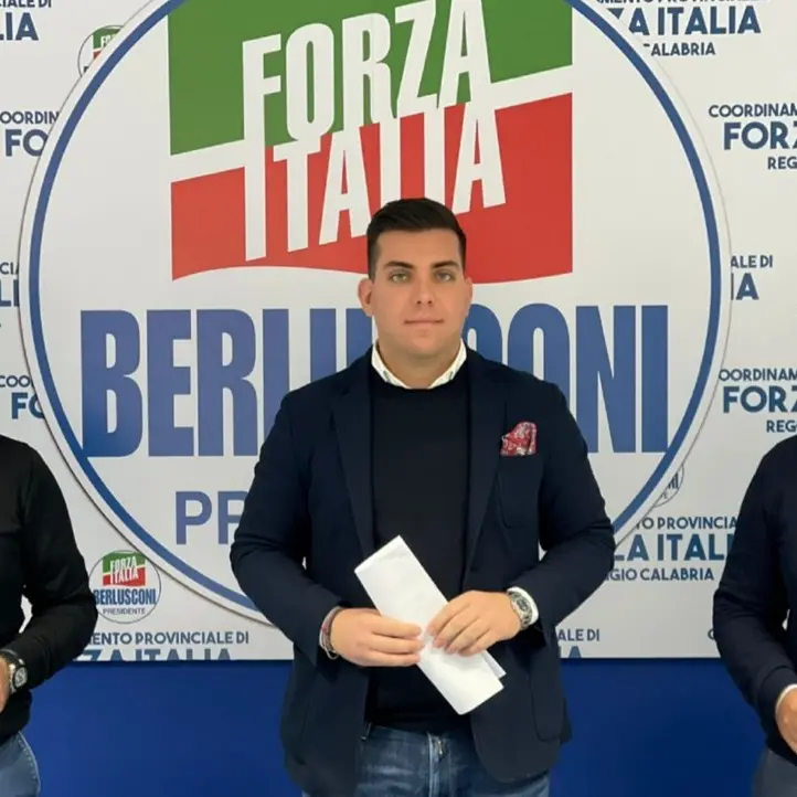Si dimettono i 3 consiglieri comunali di Fi: «Attendiamo gli altri 7 colleghi del centrodestra»