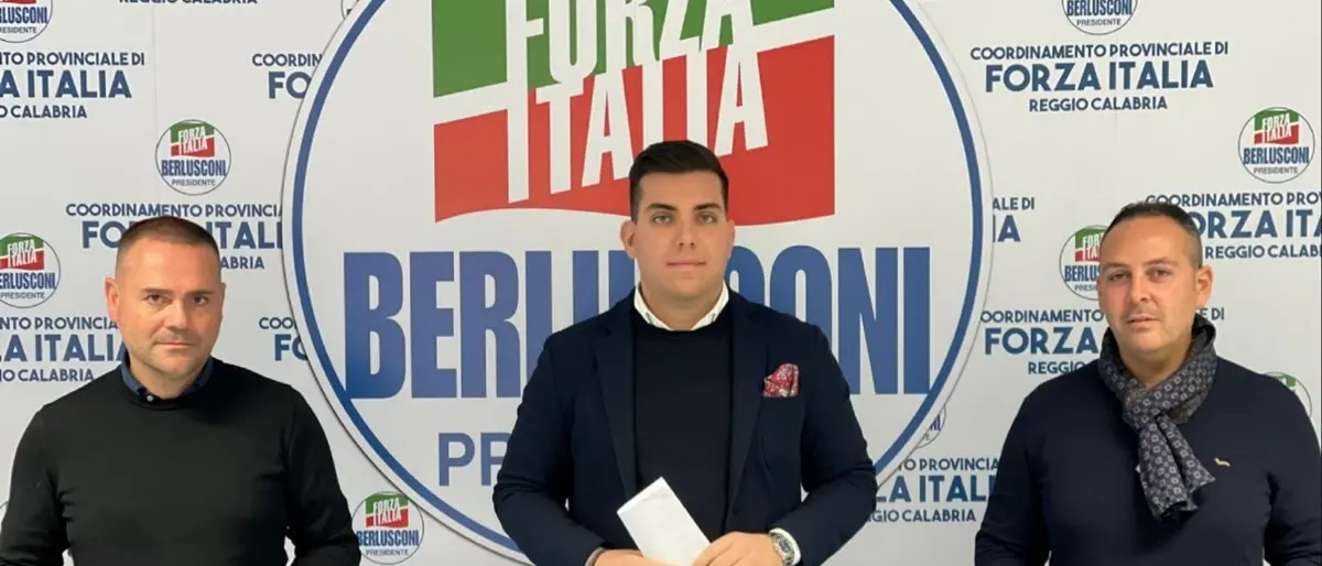 Si dimettono i 3 consiglieri comunali di Fi: «Attendiamo gli altri 7 colleghi del centrodestra»