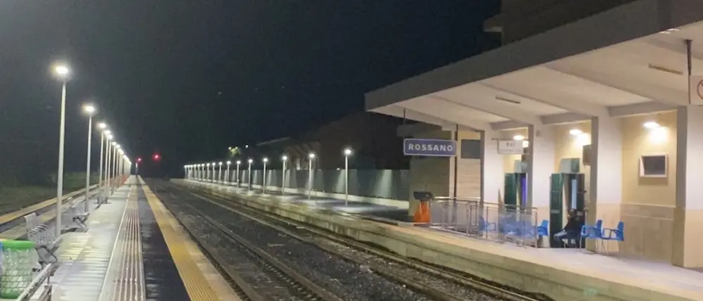 Sibari, perdono la coincidenza con l’unico Frecciargento: l’odissea di un gruppo paradigma dell’isolamento della fascia ionica