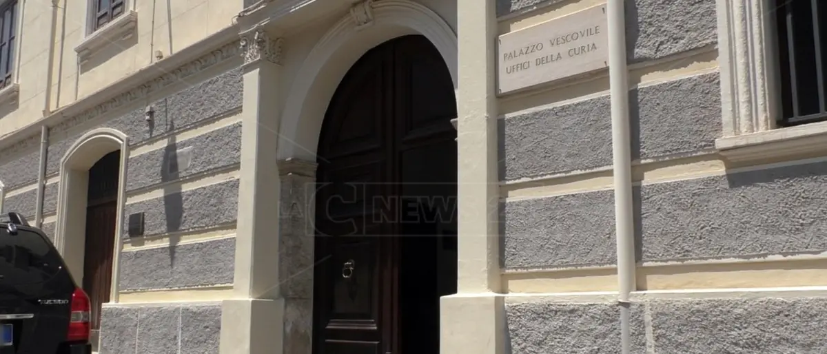 Lamezia, un calendario per raccontare con 13 illustrazioni i luoghi storici della Diocesi