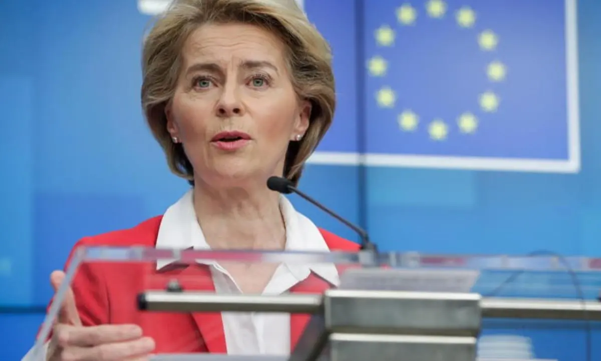 Covid, von der Leyen (Ue) apre al vaccino obbligatorio: «150 milioni di persone non immunizzate. Discutiamone»