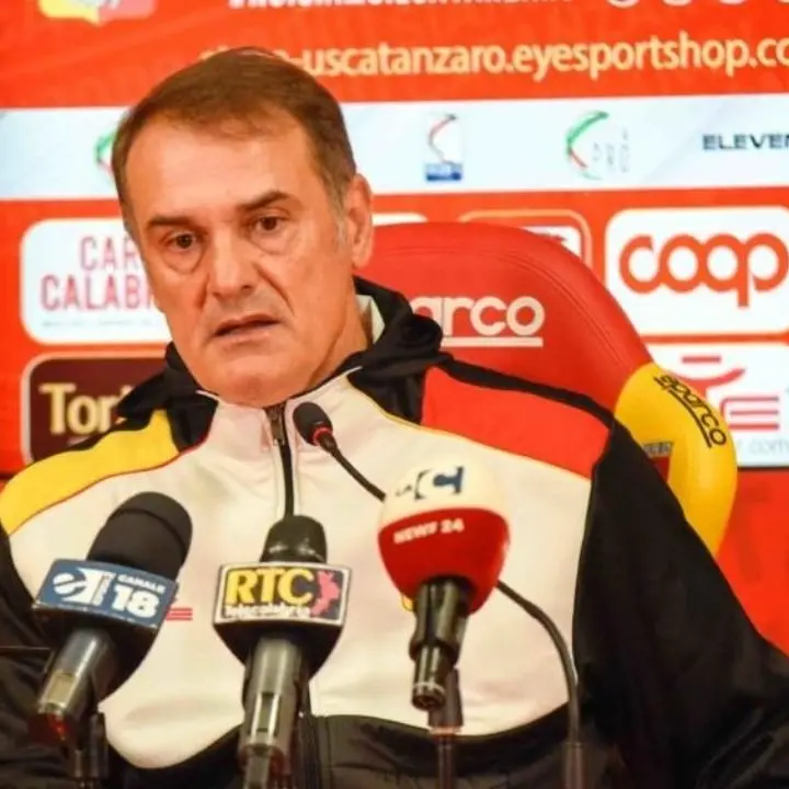 Catanzaro calcio, Vivarini si presenta ai giallorossi: «Sono ammaliato da questi colori»