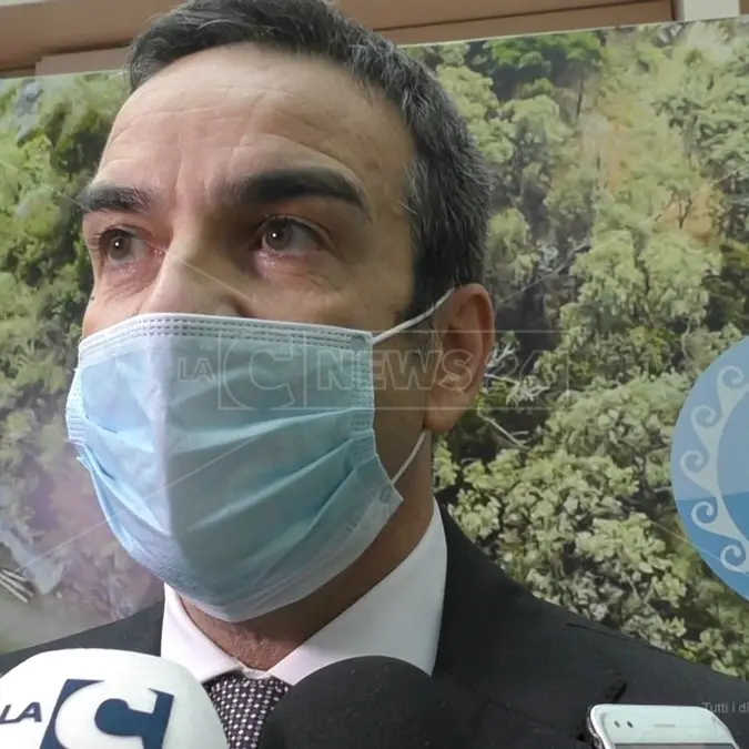 Vaccini, Occhiuto: «La Calabria corre: ieri oltre 15mila dosi, più del target fissato da Figliuolo»