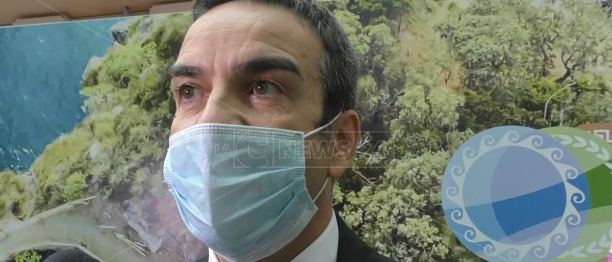 Vaccini, Occhiuto: «La Calabria corre: ieri oltre 15mila dosi, più del target fissato da Figliuolo»