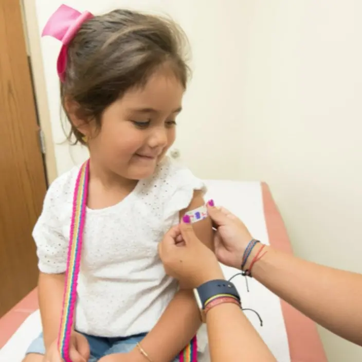 Vaccini anti Covid ai bambini da 5 a 11 anni, Figliuolo: «Si parte il 16 dicembre»