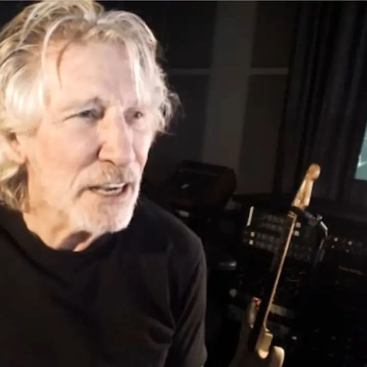 Sanità, Roger Waters si unisce alla protesta: «Aprite l’ospedale di Cariati subito»