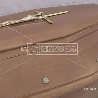 Esplode bara in una cappella del Vibonese, disposta la chiusura di parte del cimitero
