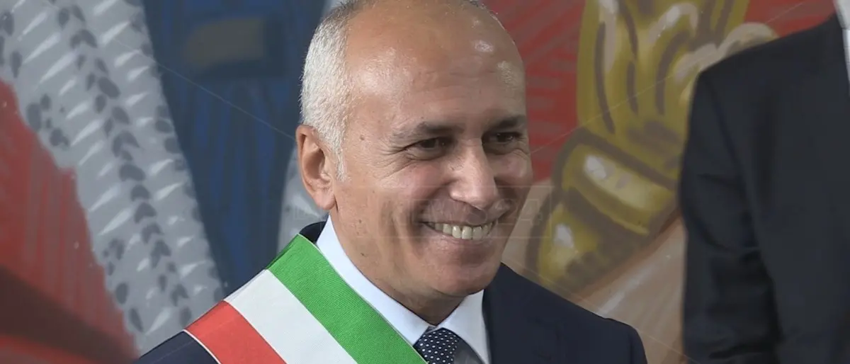 Covid Cosenza, dal 6 dicembre obbligo di mascherine anche all’aperto