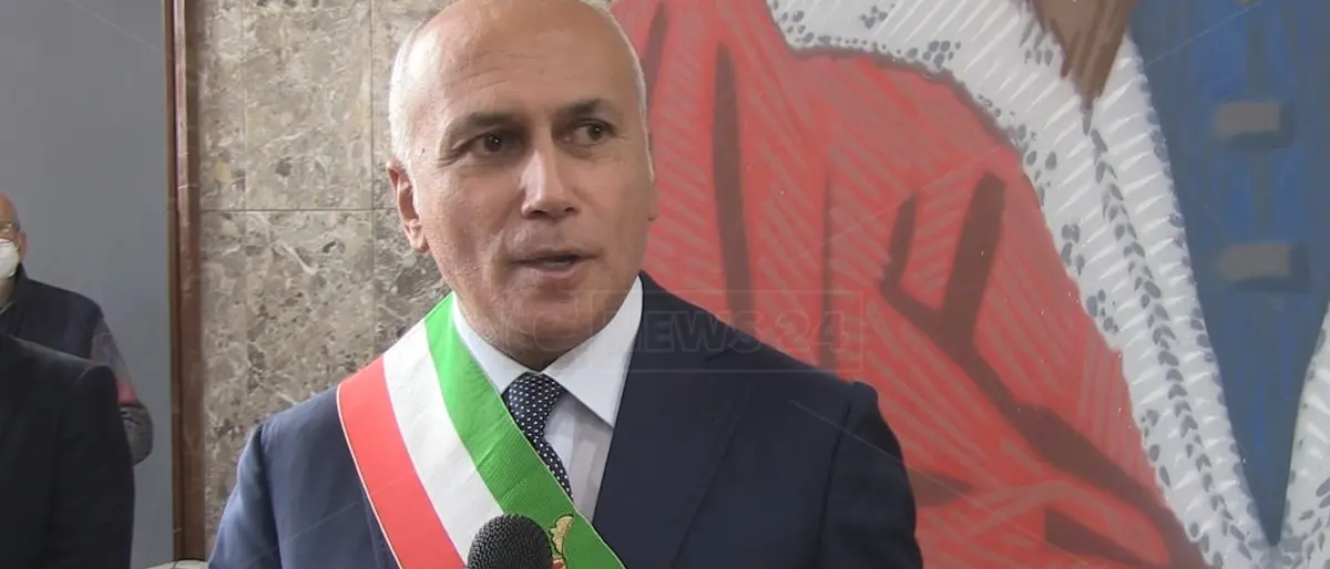 Cosenza, previsioni e allerte meteo poco affidabili: il sindaco bacchetta la Prociv