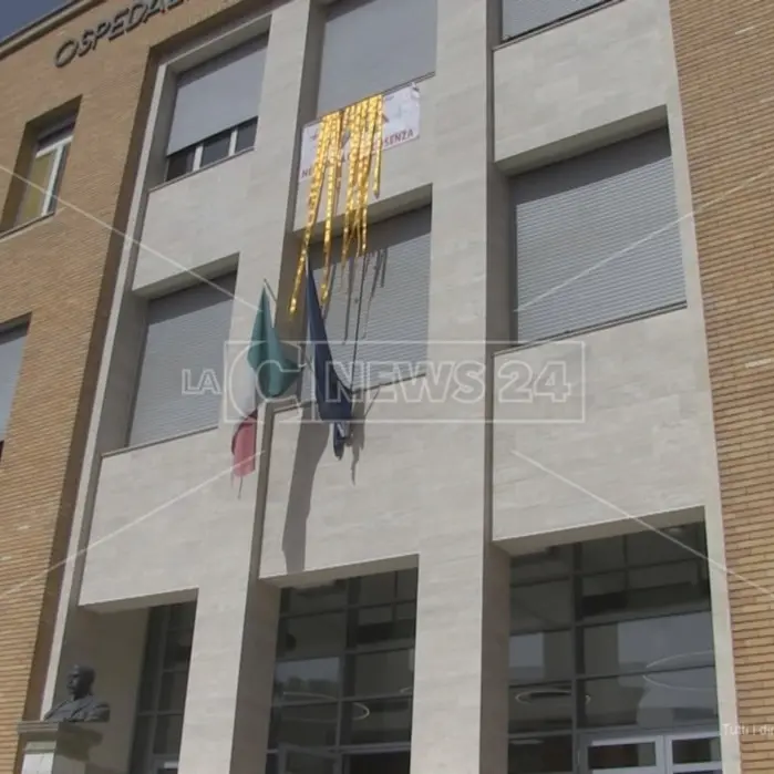 Cosenza, il concorso per primario ortopedico dell’Annunziata “falsato”: la commissione sott’accusa