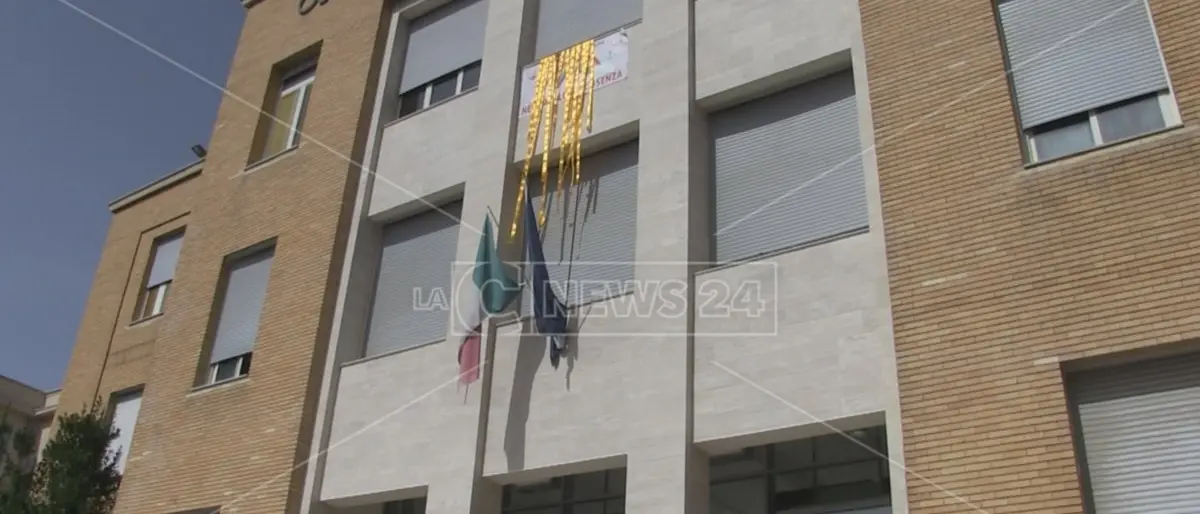 Cosenza, il concorso per primario ortopedico dell’Annunziata “falsato”: la commissione sott’accusa