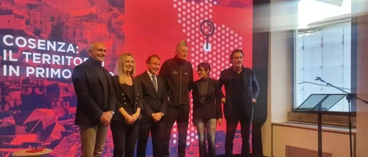 Cosenza, apre la prima sede territoriale Sport e Salute. Vezzali: «Deve essere per tutti»