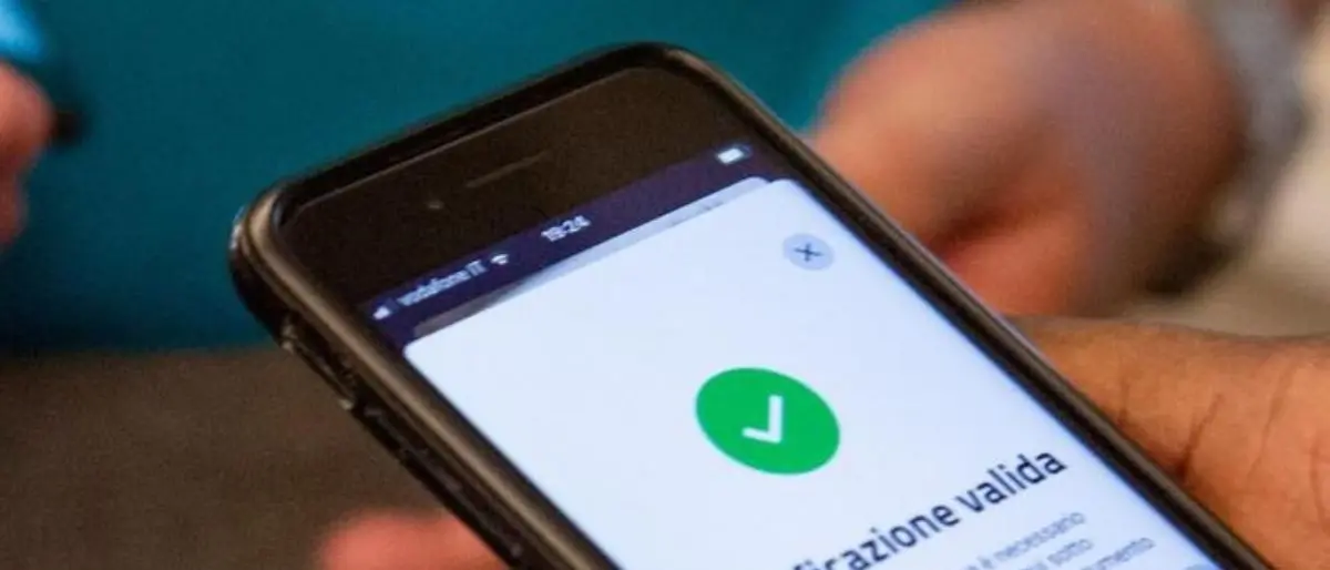 Super green pass, le regole in vigore dal 6 dicembre: controlli nella movida, ristorazione e trasporti