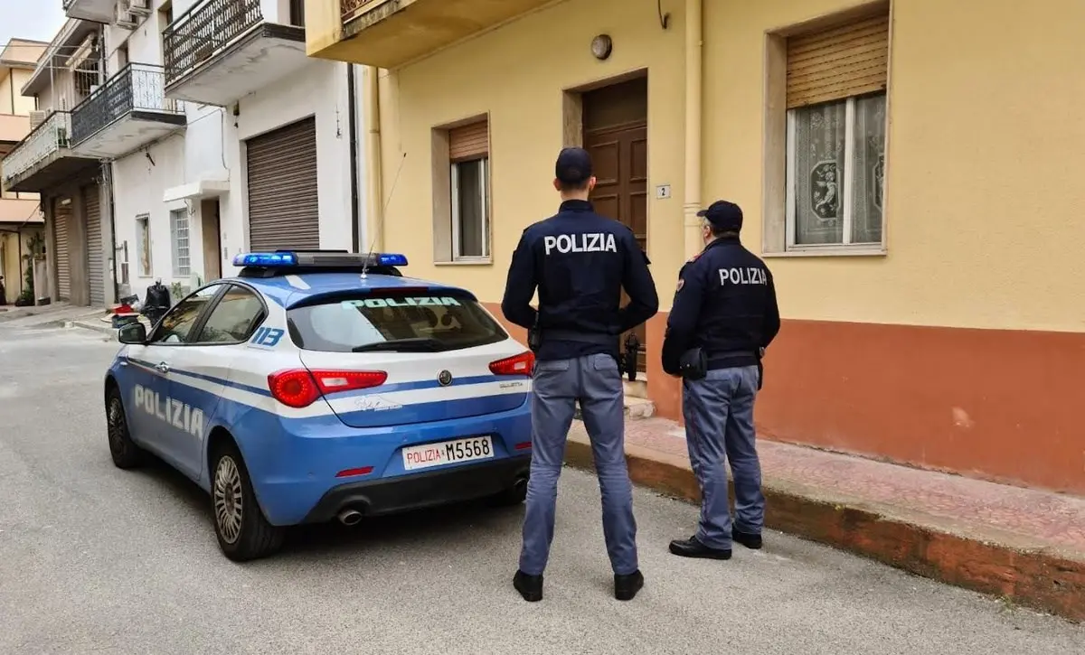 Fuga di gas in un appartamento a Gioia Tauro: 92enne salvata dai poliziotti