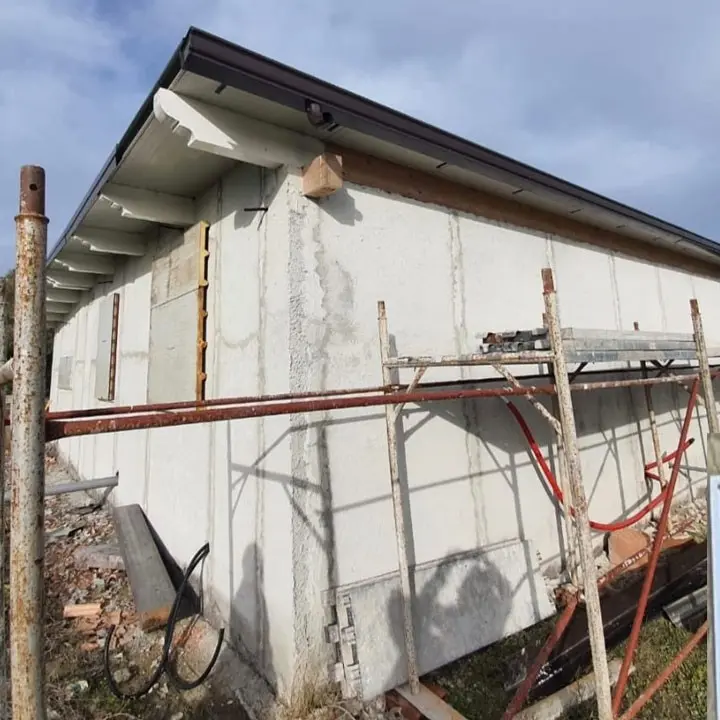 Crotone, sequestrato fabbricato abusivo: denunciato 60enne