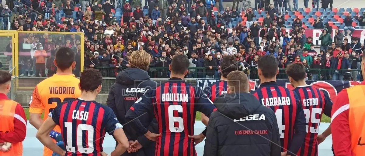 Cosenza giù a picco: con la Cremonese finisce 0-2. Zaffaroni al capolinea, Guarascio contestato