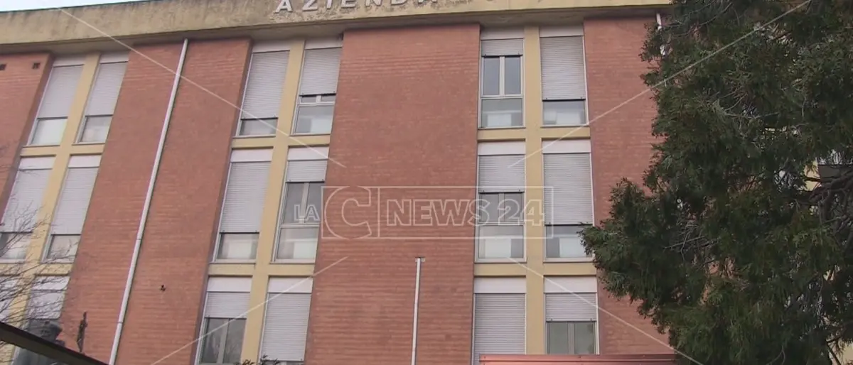 Acri, riapre il reparto Covid in ospedale: necessario per gestire il focolaio nella Rsa di Bisignano