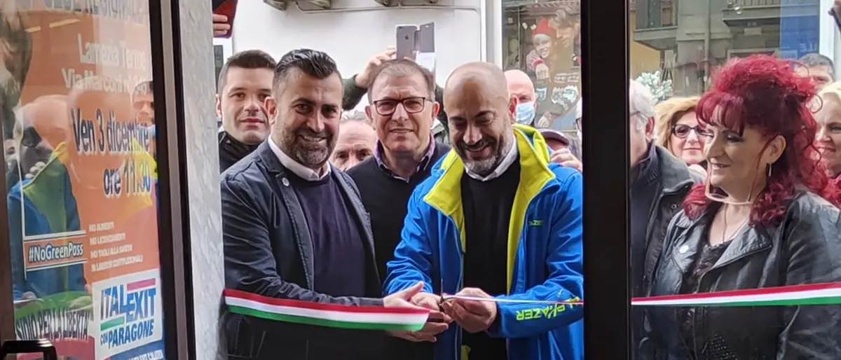 Lamezia, inaugurata la sede regionale di Italexit: presente il senatore Gianluigi Paragone