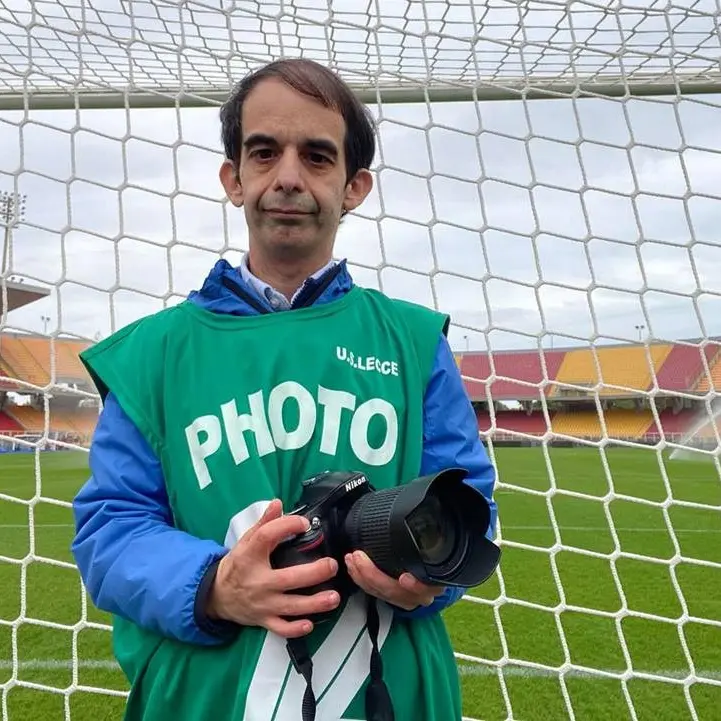 Cosenza, la denuncia di un fotografo: «Beffeggiato e umiliato per il mio aspetto fisico»