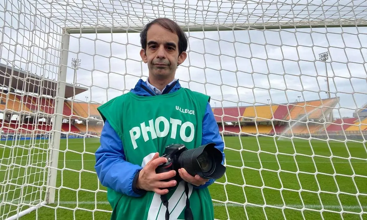 Cosenza, la denuncia di un fotografo: «Beffeggiato e umiliato per il mio aspetto fisico»