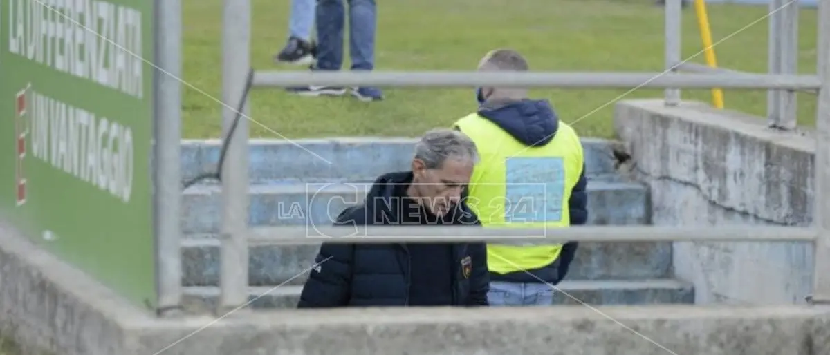 Cosenza, esonerato Marco Zaffaroni: ecco l’annuncio del club di Guarascio