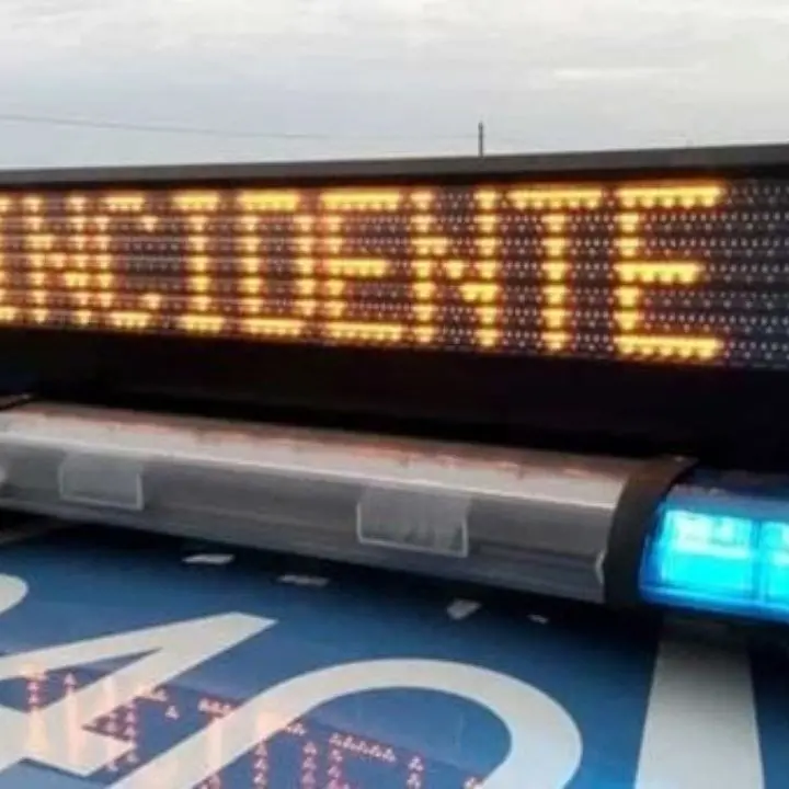 Incidente sull’A2, mezzo pesante ribaltato all’altezza dello svincolo di Sibari: una persona ferita