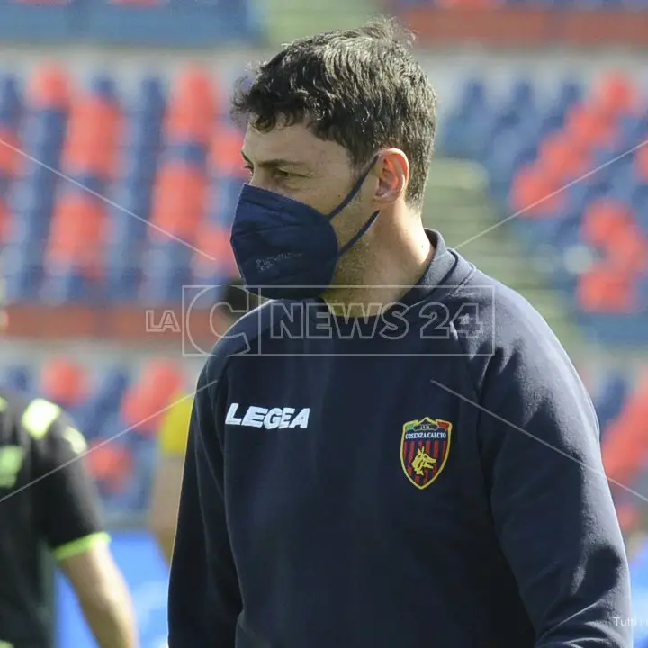 Cosenza, in panchina ritorna Roberto Occhiuzzi: ecco l’annuncio del club