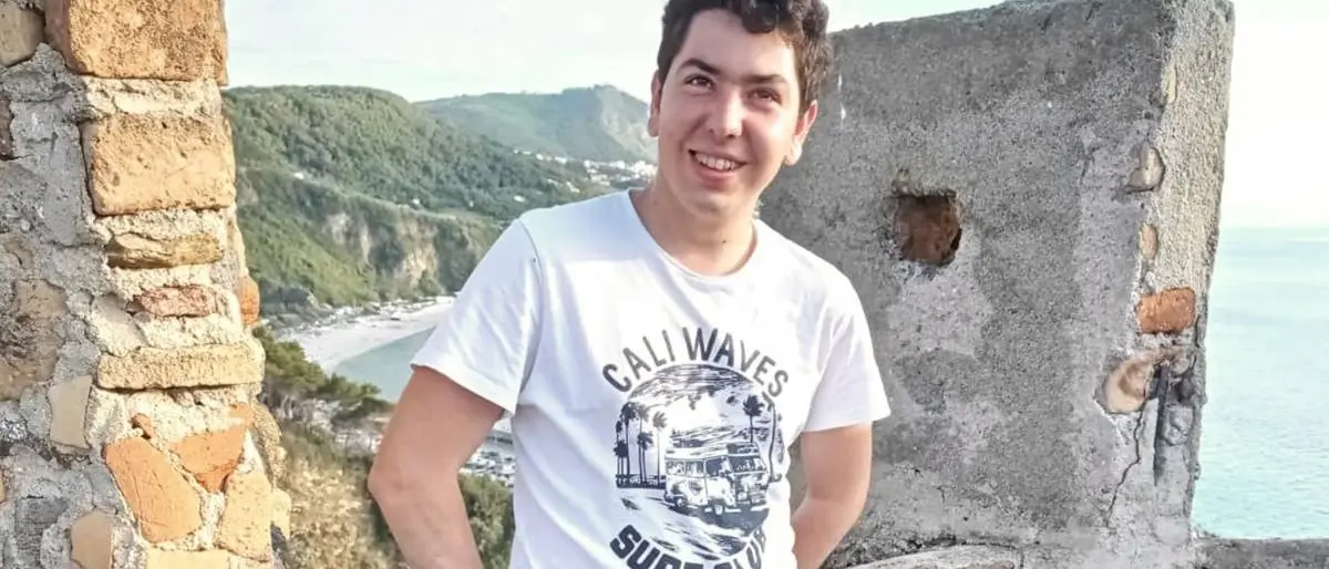 Amore, passione e riscatto: la storia di Vincenzo, il coltivatore di emozioni innamorato della sua Calabria