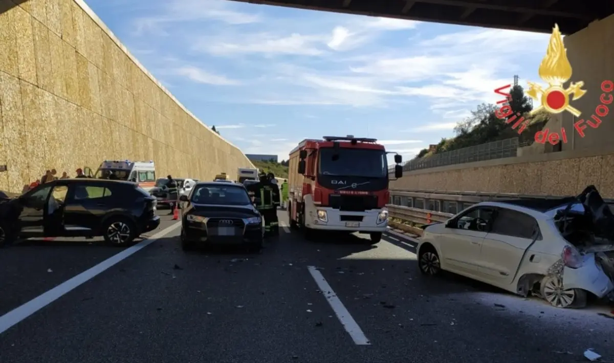 Incidente sull’A2, scontro tra tre auto nei pressi di Villa San Giovanni