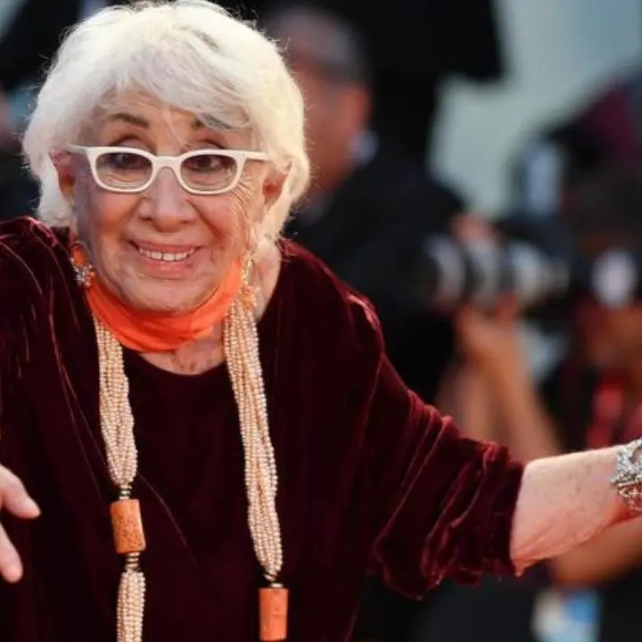 È morta Lina Wertmuller: la regista di Travolti da un insolito destino e Pasqualino settebellezze