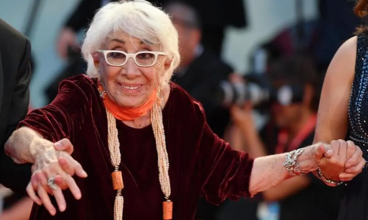 È morta Lina Wertmuller: la regista di Travolti da un insolito destino e Pasqualino settebellezze